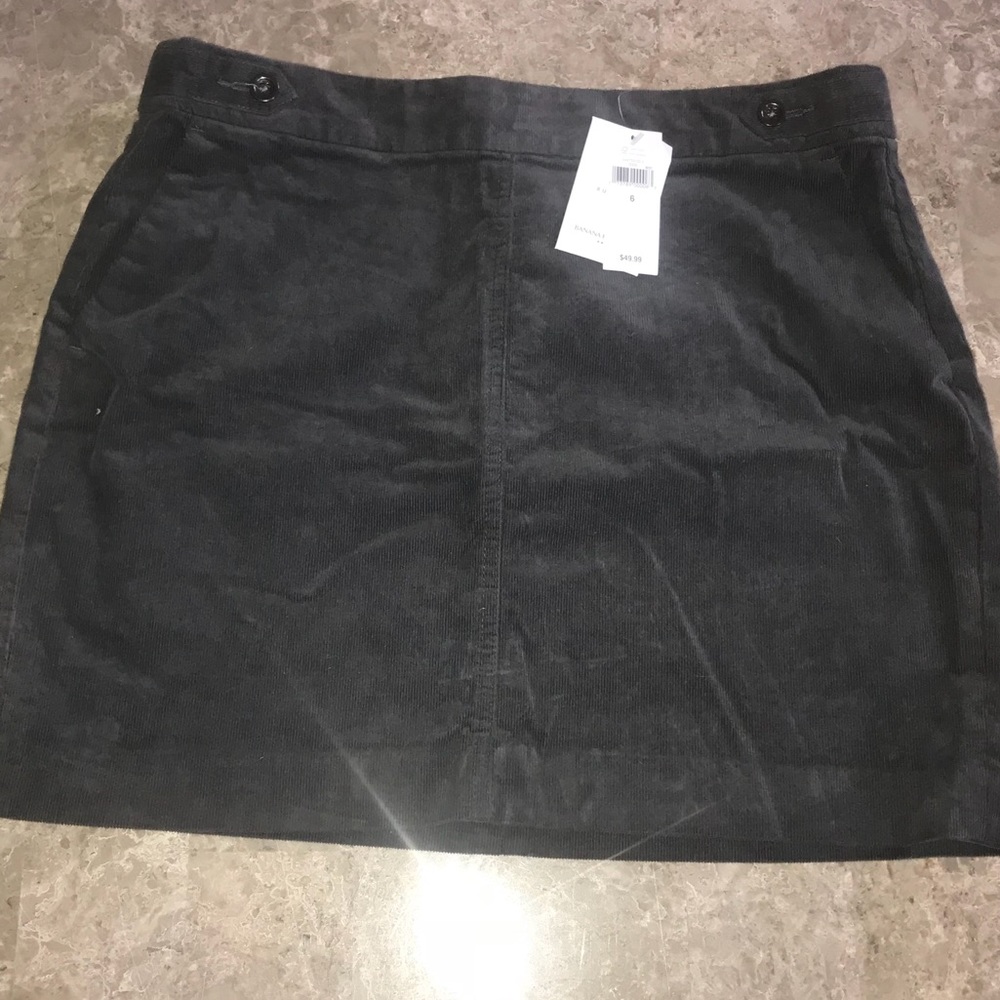 Banana republic skirt. Size 6. NWT